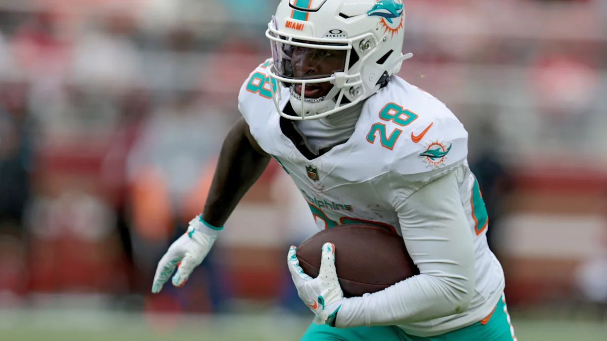 De’Von Achane Injury Update: Dolphins Star Running Back Out for Season with Torn ACL