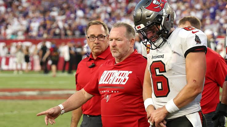 Baker Mayfield Injury Update: Buccaneers QB Out at Least 3 Weeks with Dislocated Thumb