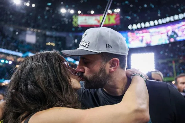 Who Is Nick Sirianni Wife? Inside Brett Ashley Cantwell’s Sacrifice and the Love Story That Built a Super Bowl Champion Who Is Nick Sirianni Wife? Inside Brett Ashley Cantwell’s Sacrifice and the Love Story That Built a Super Bowl Champion