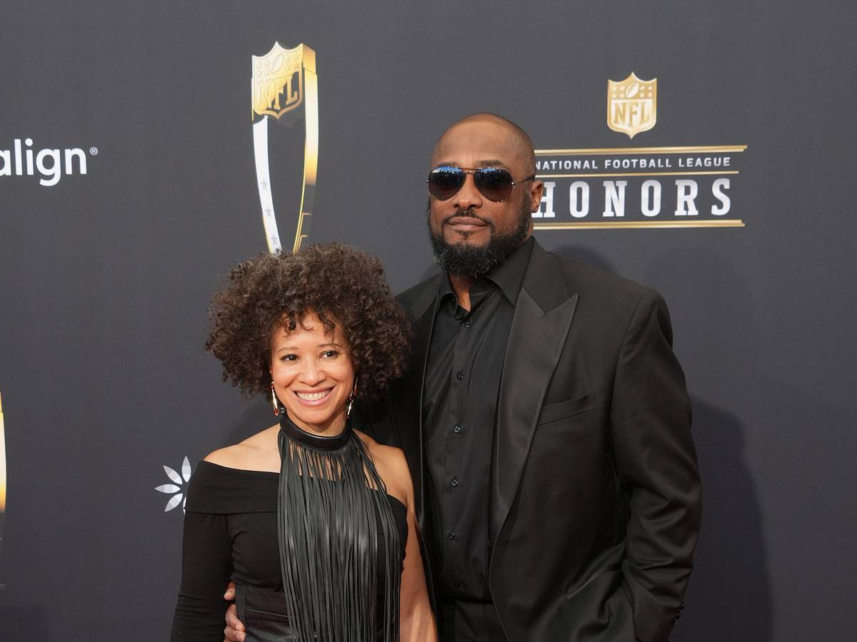 Mike Tomlin Wife: Who Is Kiya Winston? Mike Tomlin Wife: Who Is Kiya Winston?